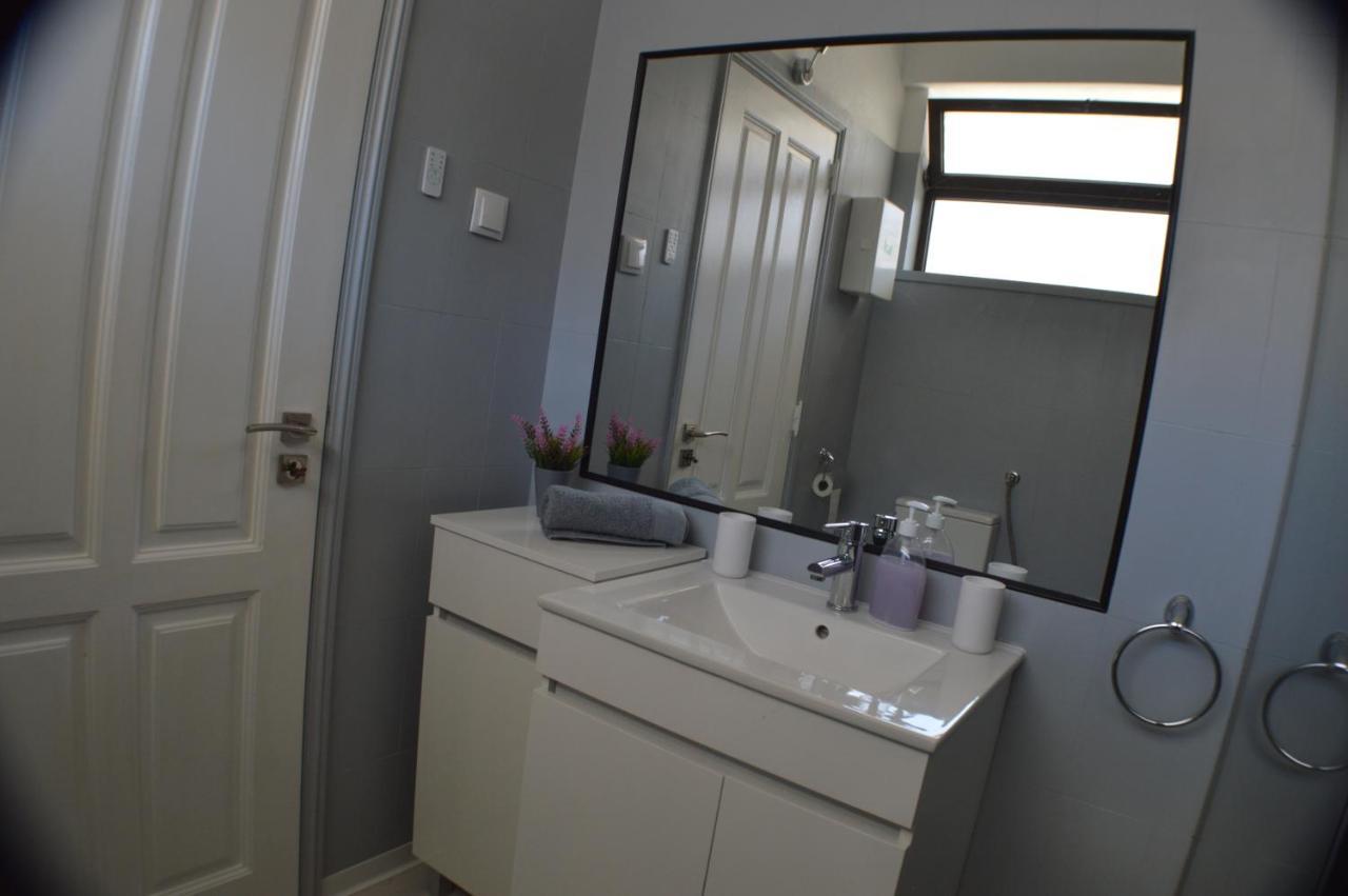 Joli Rénové Emplacement Idéal Front De Appartement *